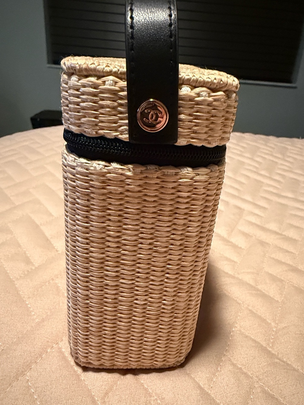NEW! CHANEL Beauté Straw Cosmetic Bag in Natural and Black Trim - Picture 10 of 11